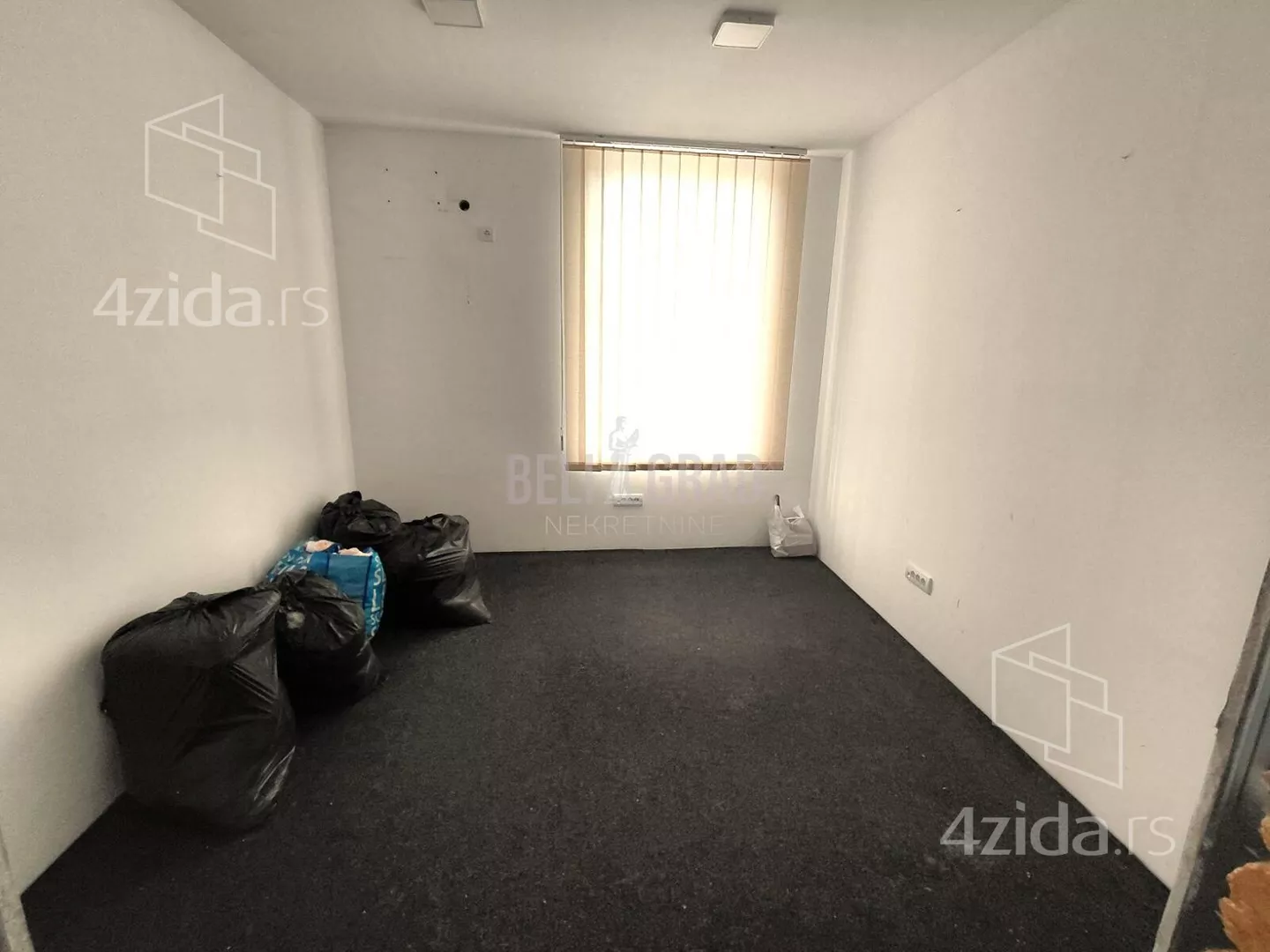 Poslovna zgrada | 4zida