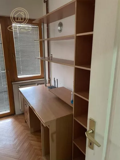 Ekonomski/Pravni Fakultet | 4zida.rs