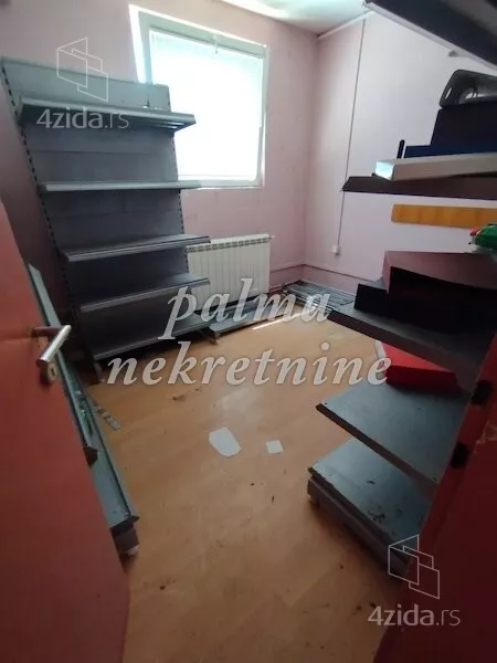 Poslovna zgrada | 4zida
