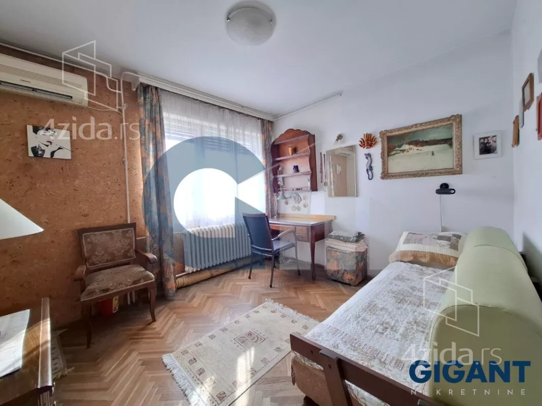 Četvoroiposoban stan | 4zida