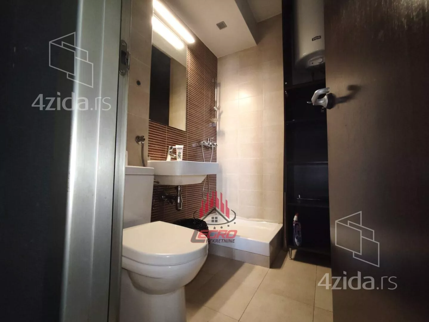 Četvoroiposoban stan | 4zida