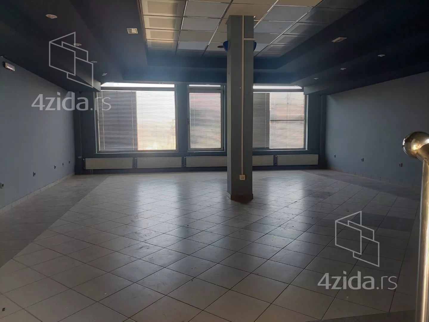 Poslovni prostor | 4zida