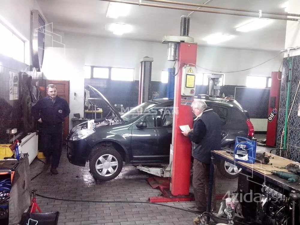 Poslovna zgrada | 4zida