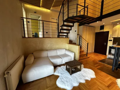 Lasla Gala | 4zida.rs