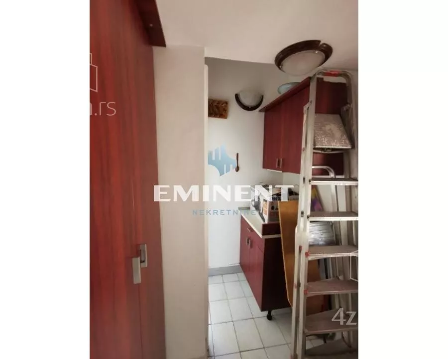 Četvoroiposoban stan | 4zida