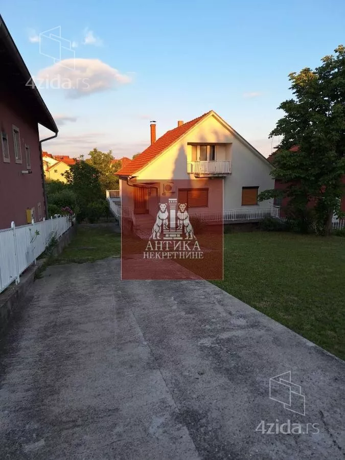 Kuća | 4zida