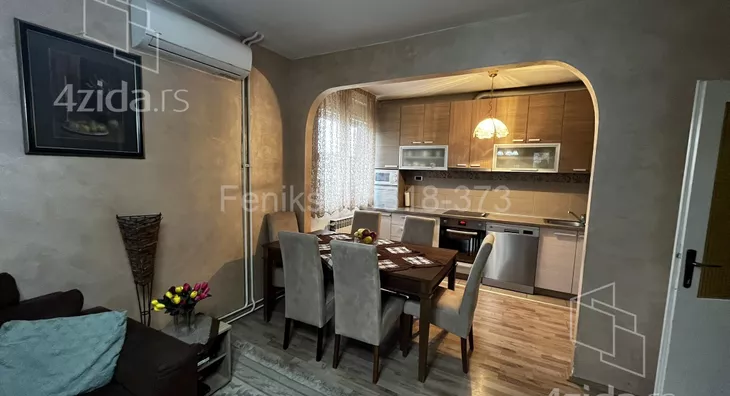 Šestosoban stan | 4zida