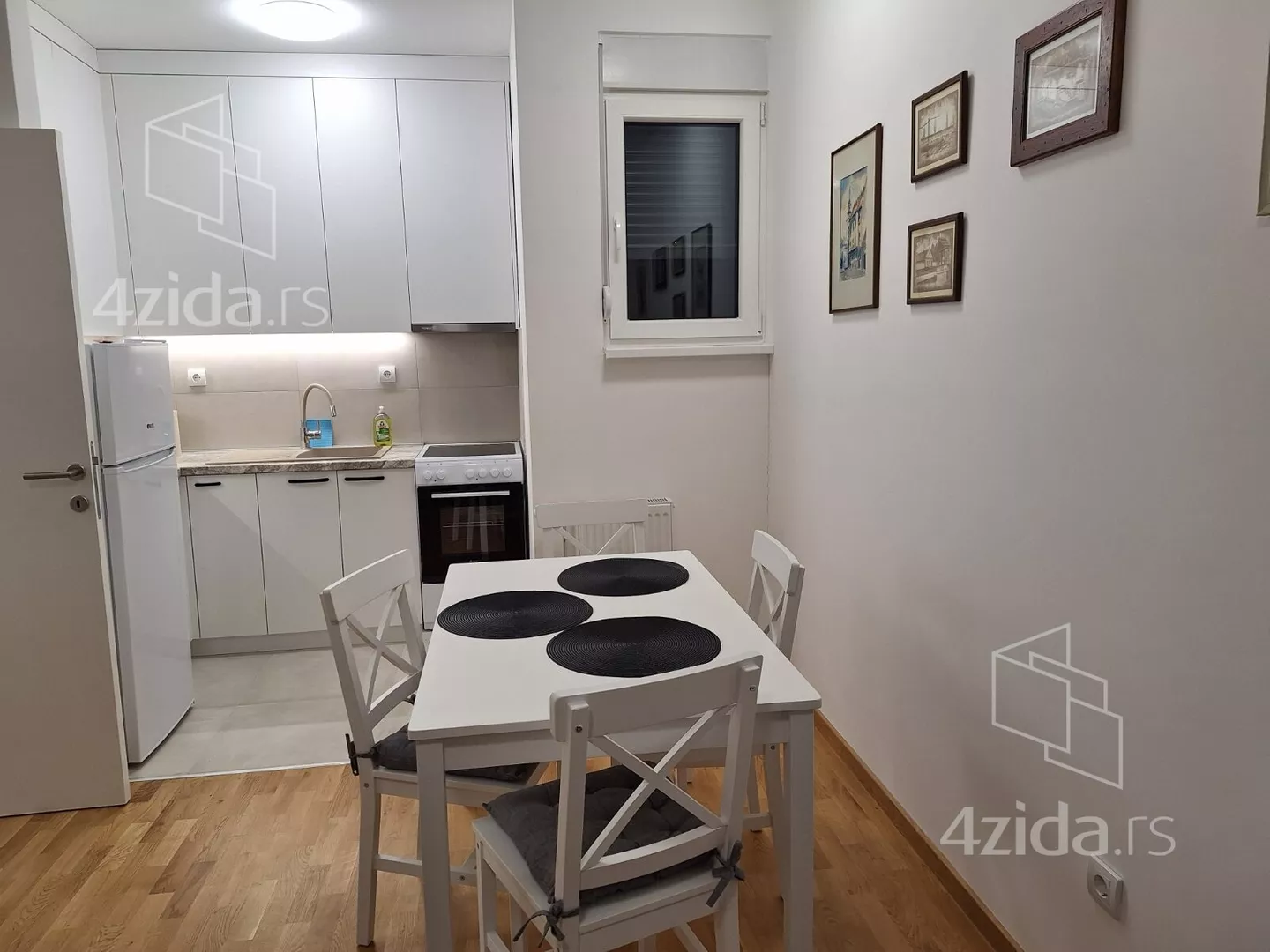 Dvoiposoban stan | 4zida