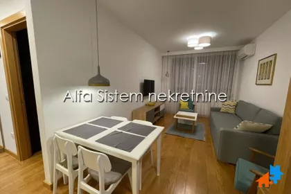 Crveni Krst Vračar | 4zida.rs