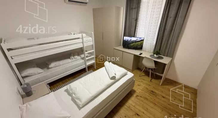 Četvoroiposoban stan | 4zida