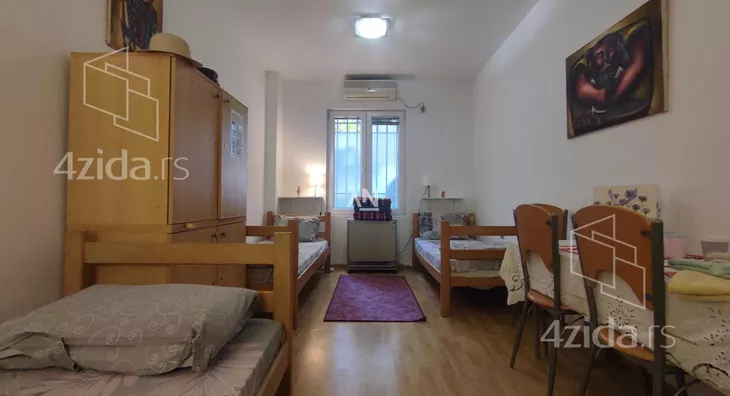 Šestosoban stan | 4zida