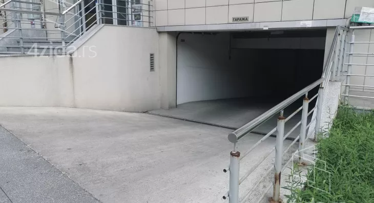 Parking | 4zida