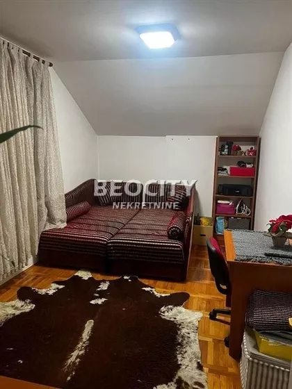 Pavla Papa | 4zida.rs