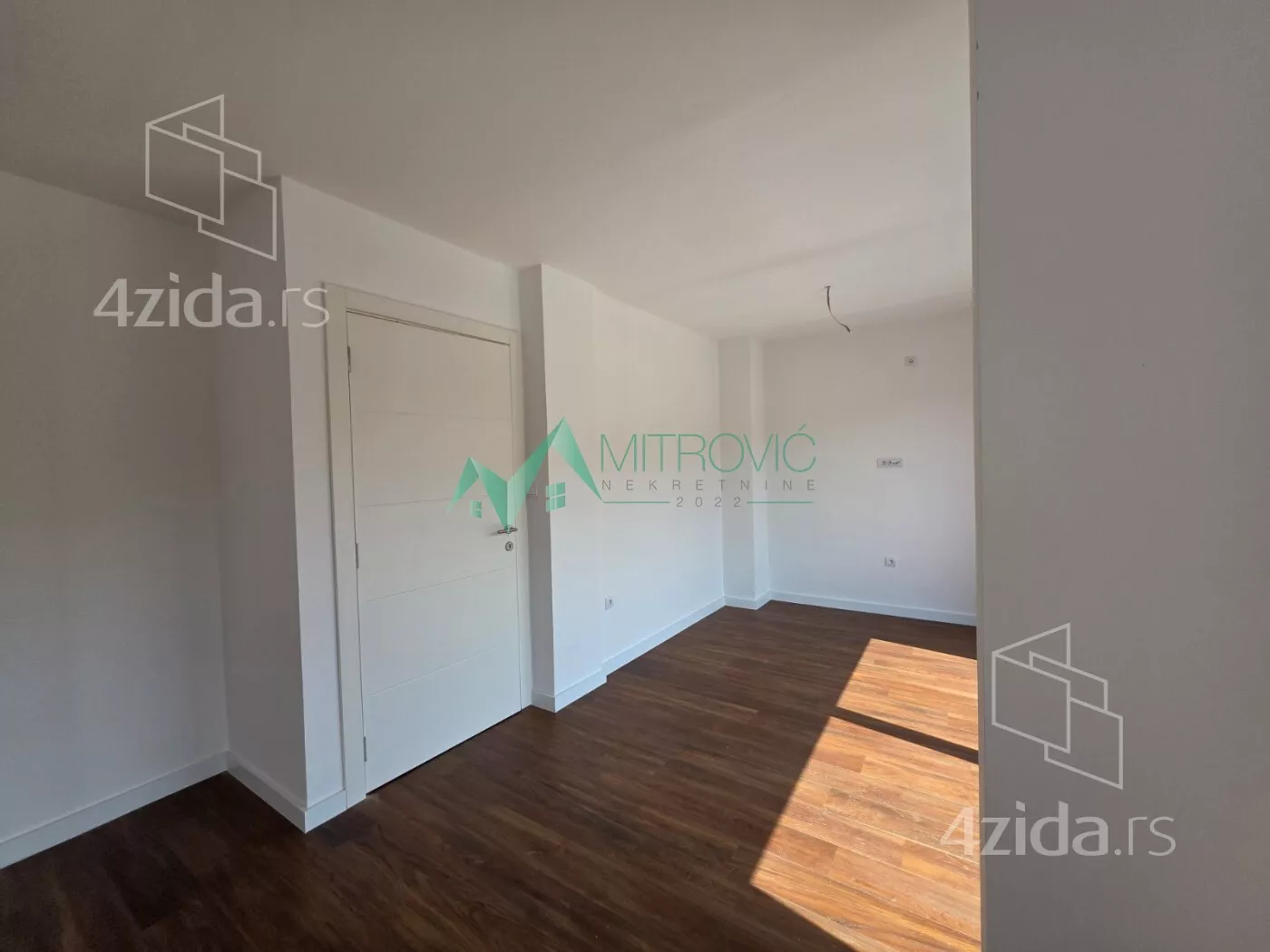 Šestosoban stan | 4zida