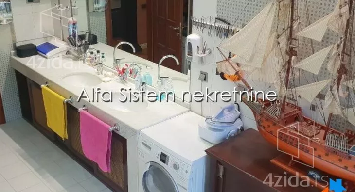 Petosoban stan | 4zida