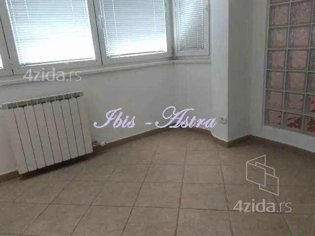 Šestosoban stan | 4zida