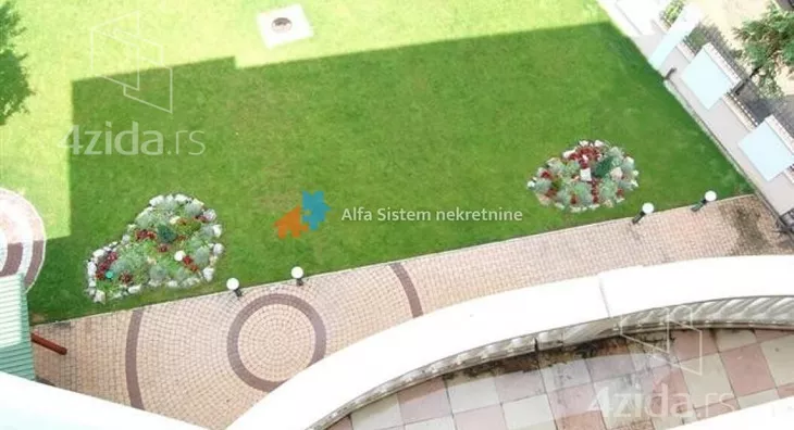 Šestosoban stan | 4zida