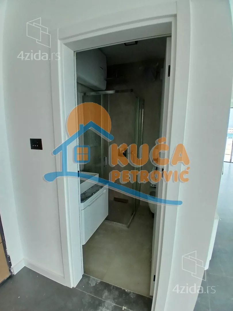 Lokal | 4zida