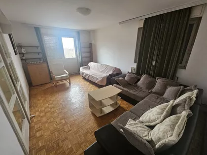 Milana Vujaklije | 4zida.rs