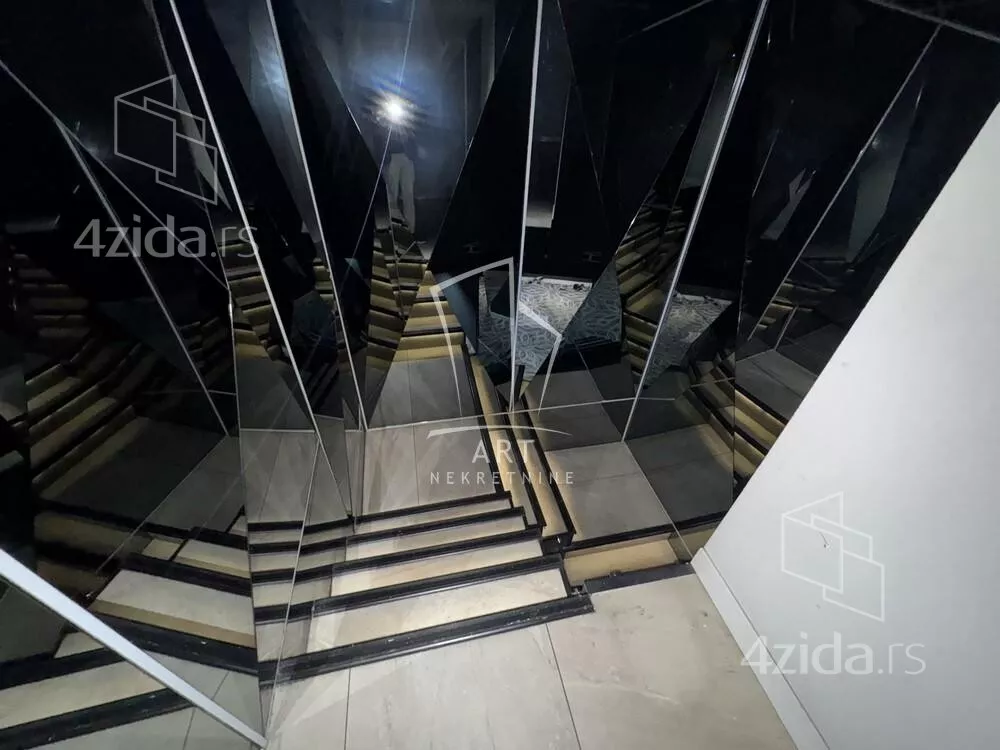 Lokal | 4zida