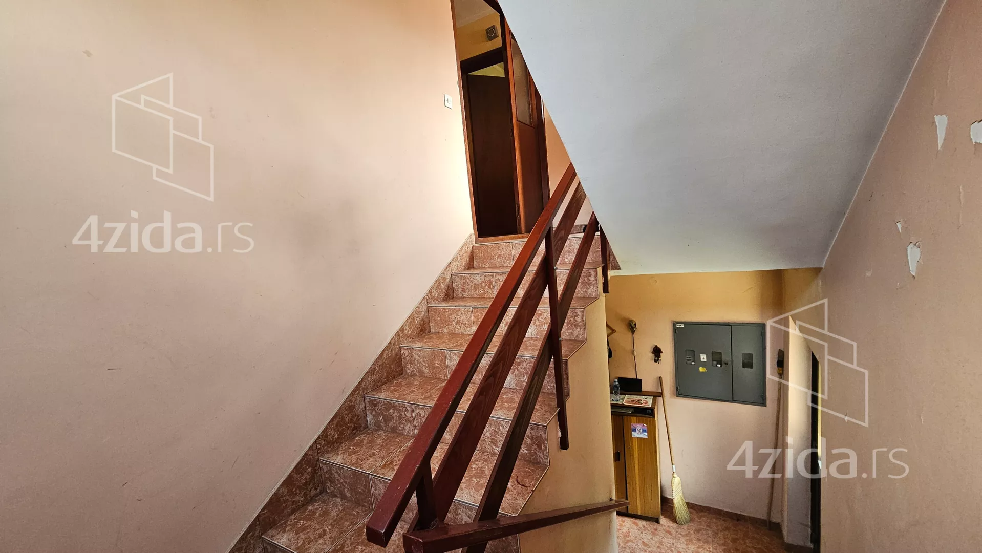 3-etažna kuća | 4zida