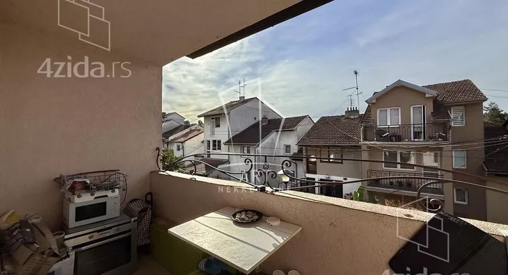 Šestosoban stan | 4zida