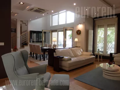 DEDINJE BELI DVOR | 4zida.rs