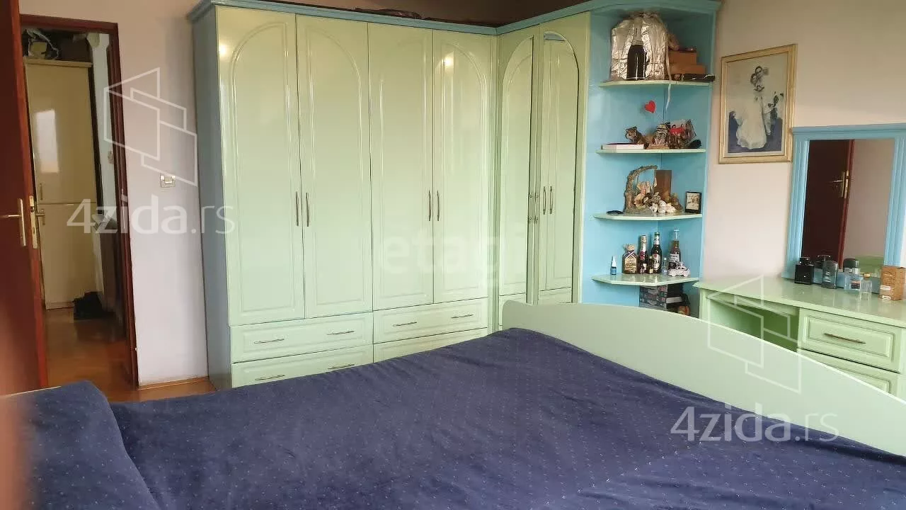 Šestosoban stan | 4zida