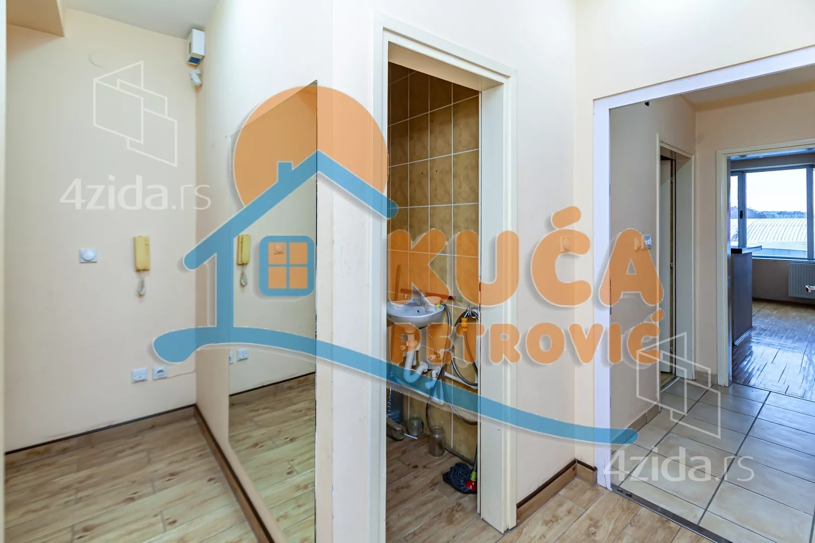 Troiposoban stan | 4zida