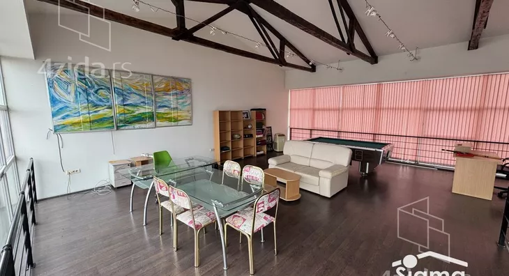 Poslovna zgrada | 4zida