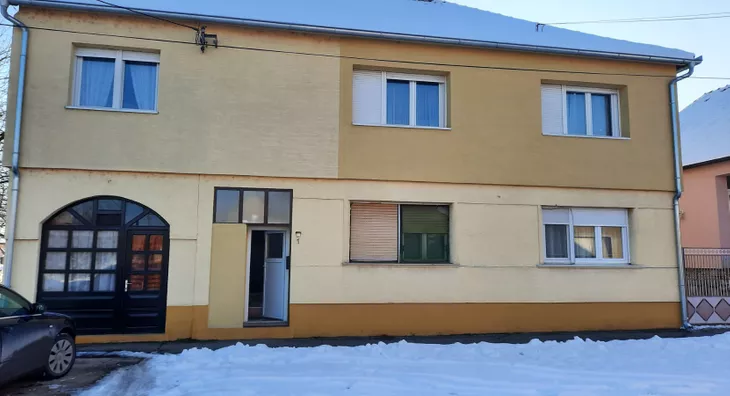 2-etažna Kuća Na Prodaju, Blok B, 160.000€, 220m² - 4zida