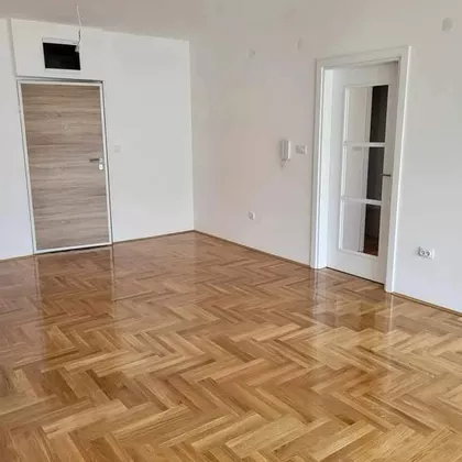 Karađorđeva | 4zida.rs