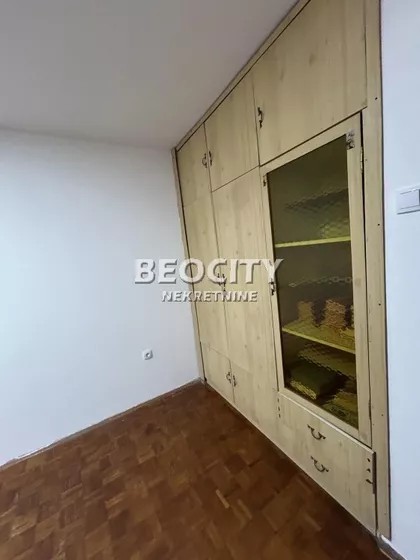 Bulevar Cara Lazara | 4zida.rs