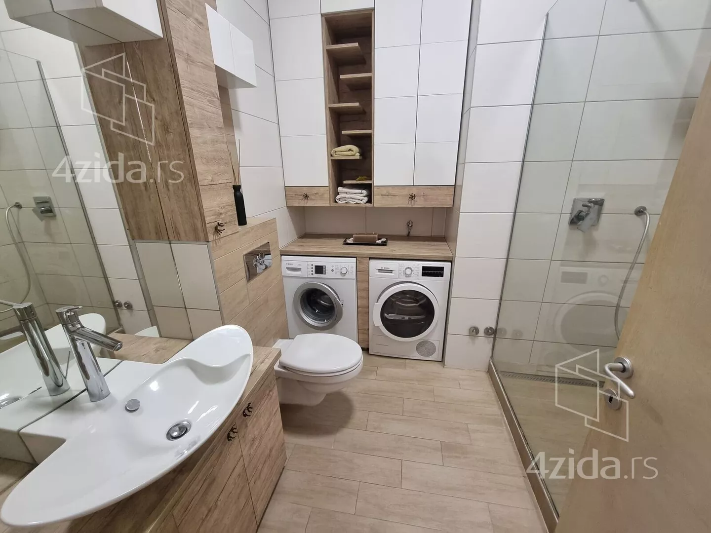 Petosoban stan | 4zida