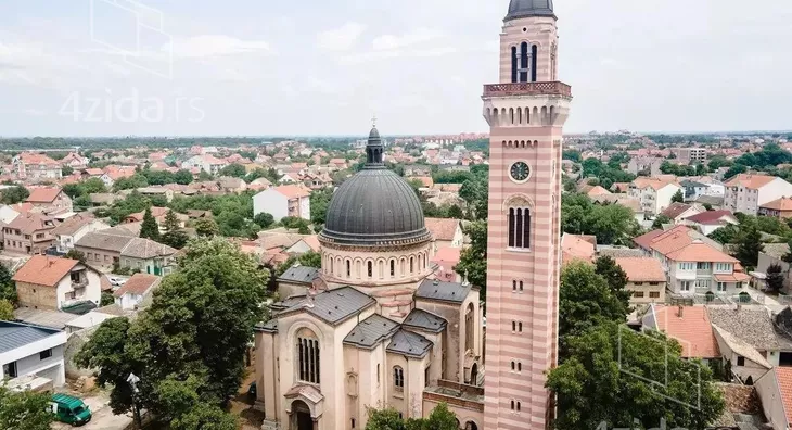 Plac | 4zida
