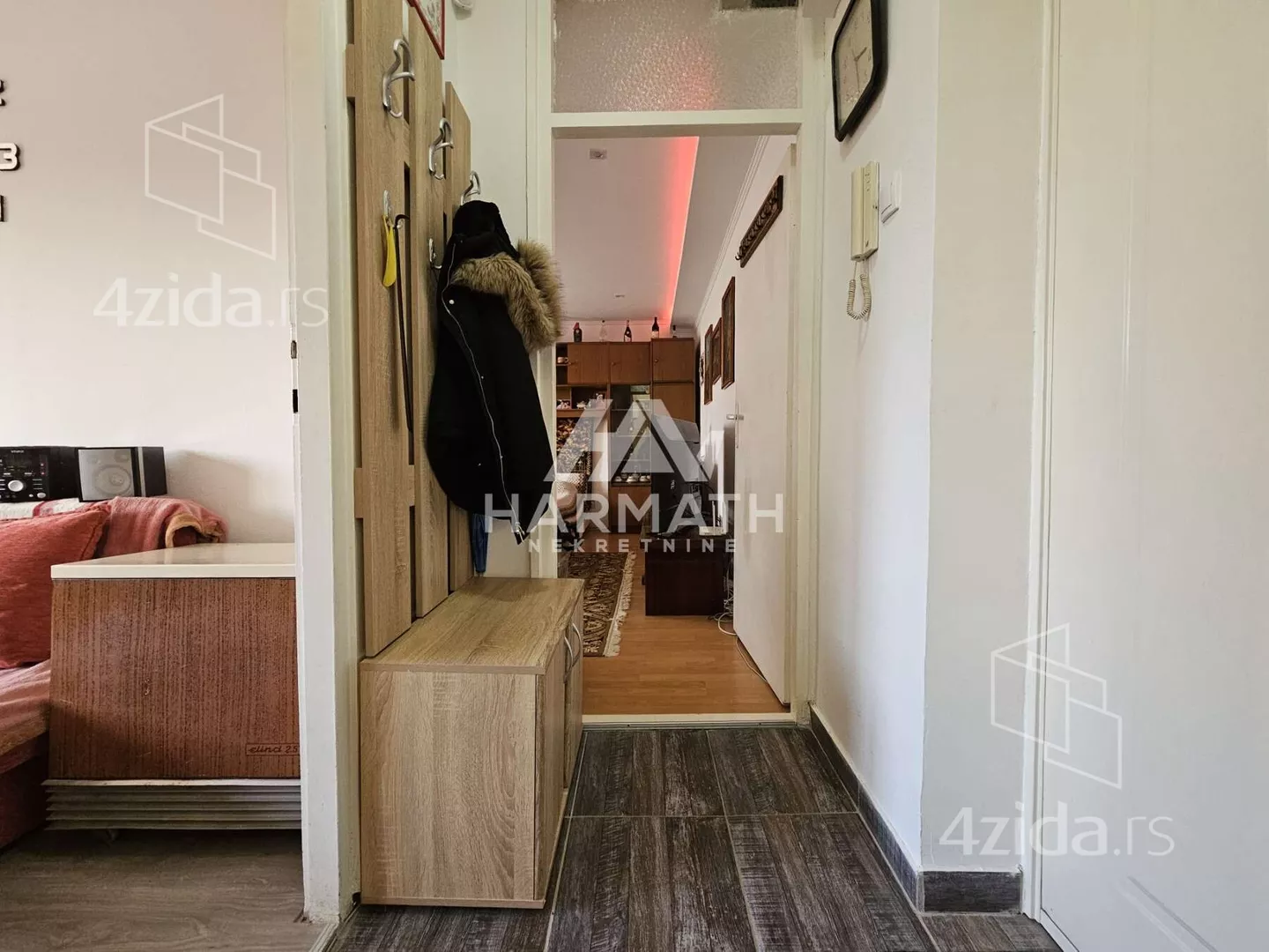 Jednoiposoban stan | 4zida