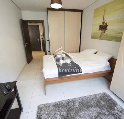 Crveni Krst Vračar | 4zida.rs