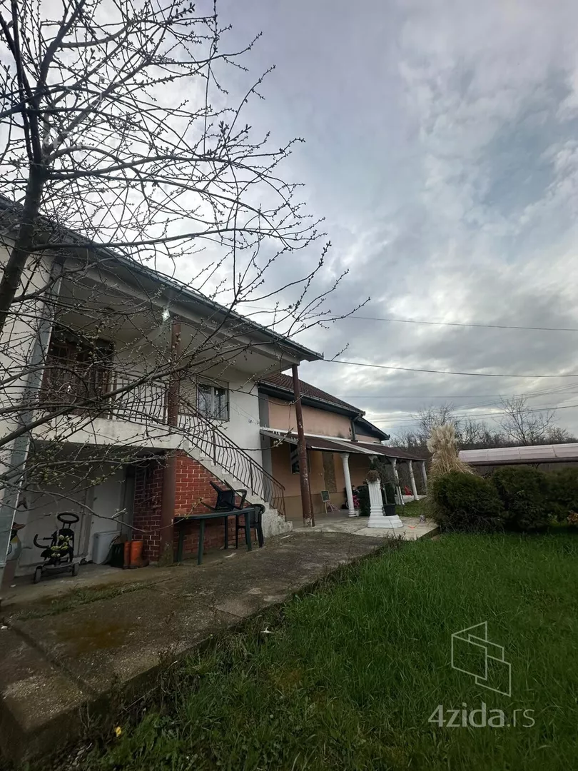 3-etažna kuća | 4zida
