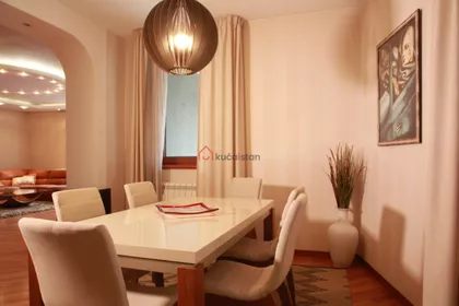 Vukov Spomenik | 4zida.rs