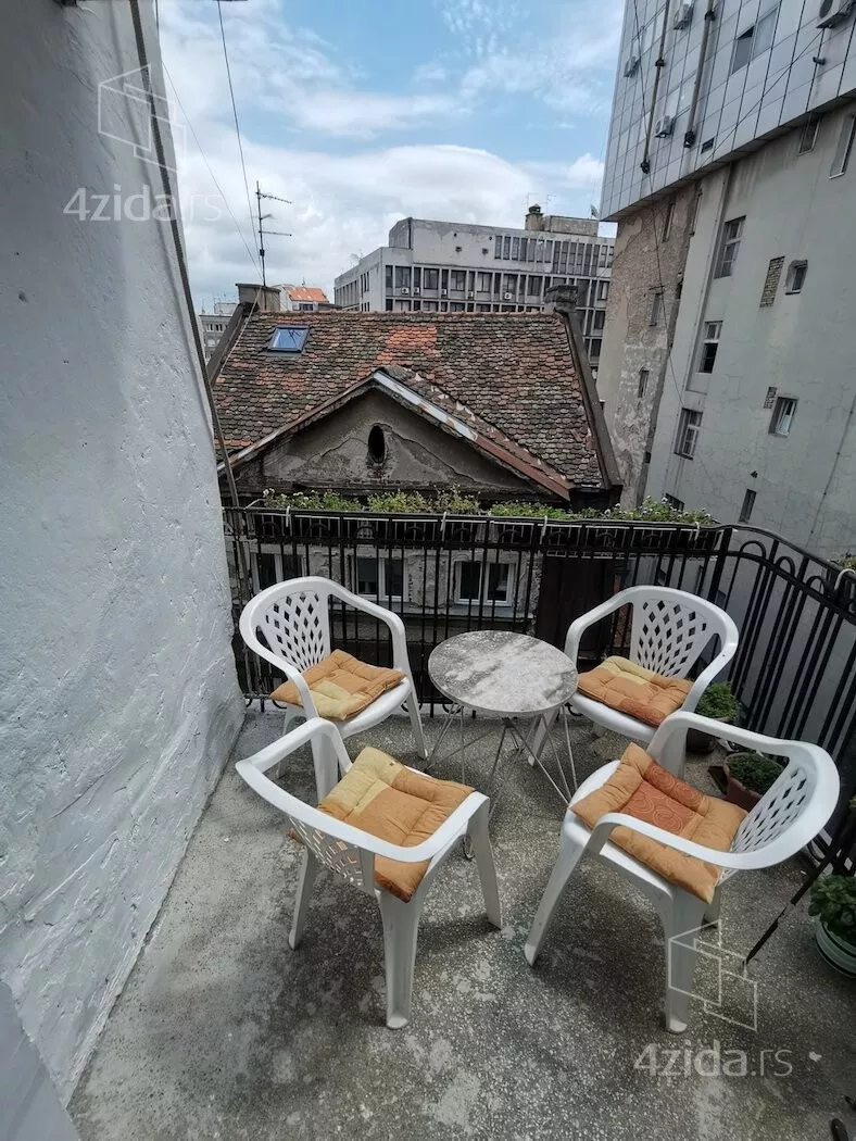 Troiposoban stan | 4zida