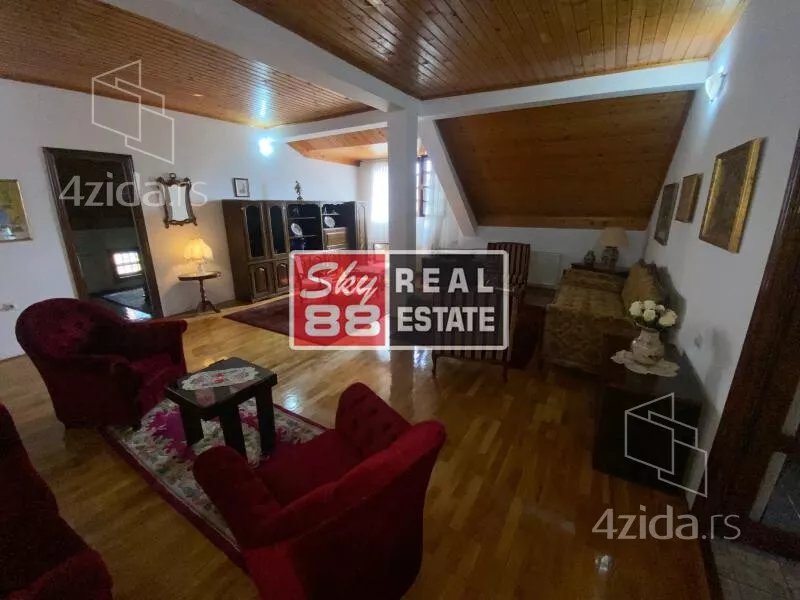 Šestosoban stan | 4zida