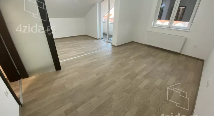 Četvoroiposoban stan | 4zida