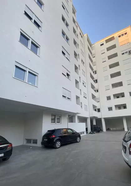 Cara Dušana | 4zida.rs