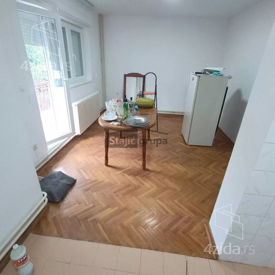 Četvoroiposoban stan | 4zida