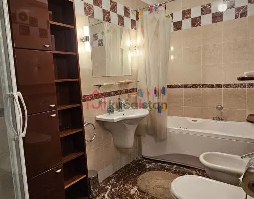 Sedmosoban stan | 4zida