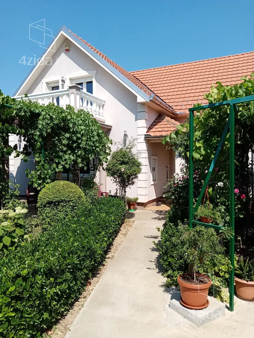 3-etažna kuća | 4zida