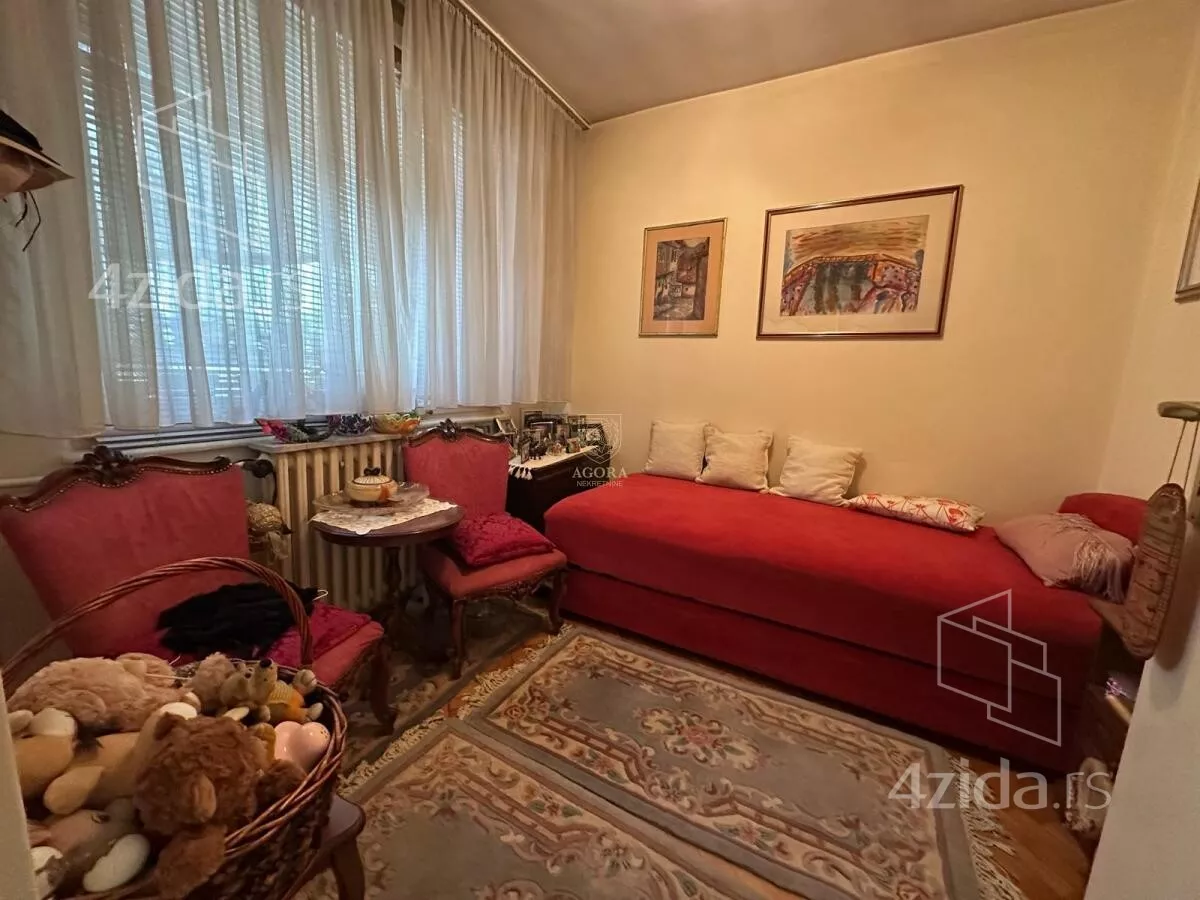 Troiposoban stan | 4zida
