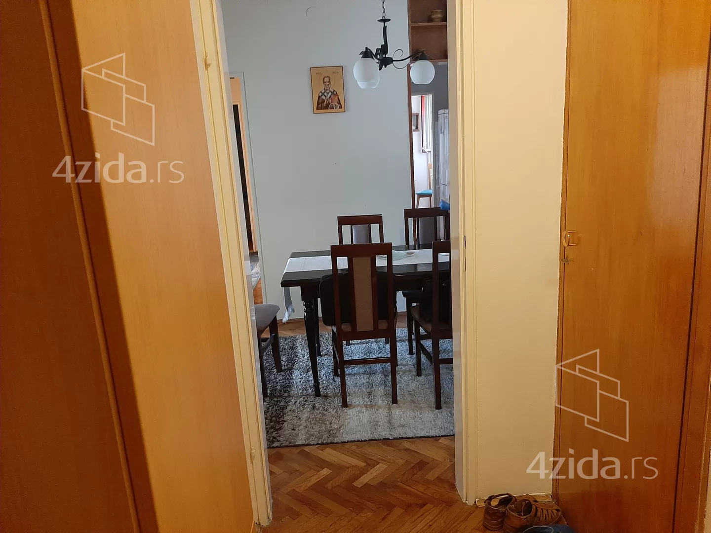 Troiposoban stan | 4zida