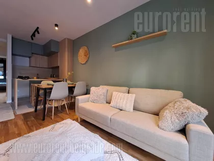 CRVENI KRST | 4zida.rs