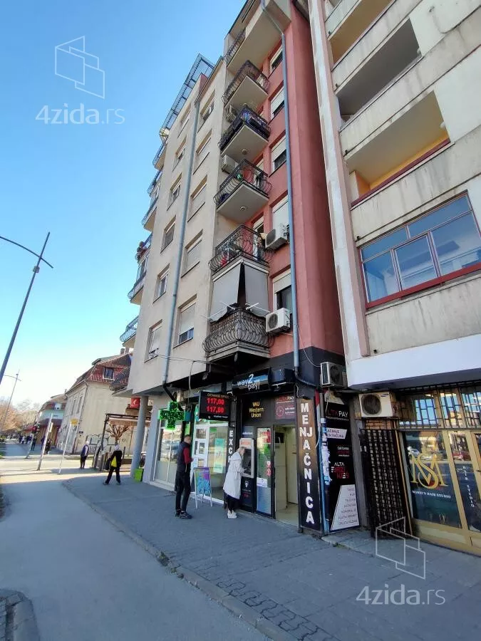 Poslovni prostor | 4zida